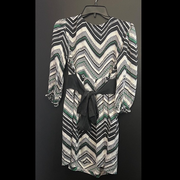 Sunny Leigh 100% Silk Chevron Midi Dress — Black, White & Green - Picture 2 of 4